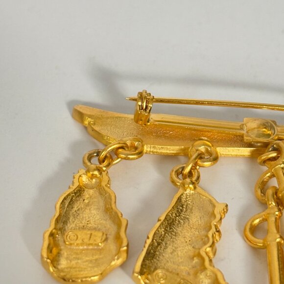 Jonette Jewelry Skiing Charm Brooch Pin Snow Ski Skier Winter Sport Gold Tone JJ - Picture 2 of 8